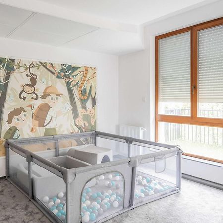 Apartment Sarmacka Wilanow With Parking, Sauna & Gym By Noclegi Renters Varşova Dış mekan fotoğraf